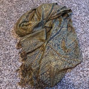 Women’s scarf